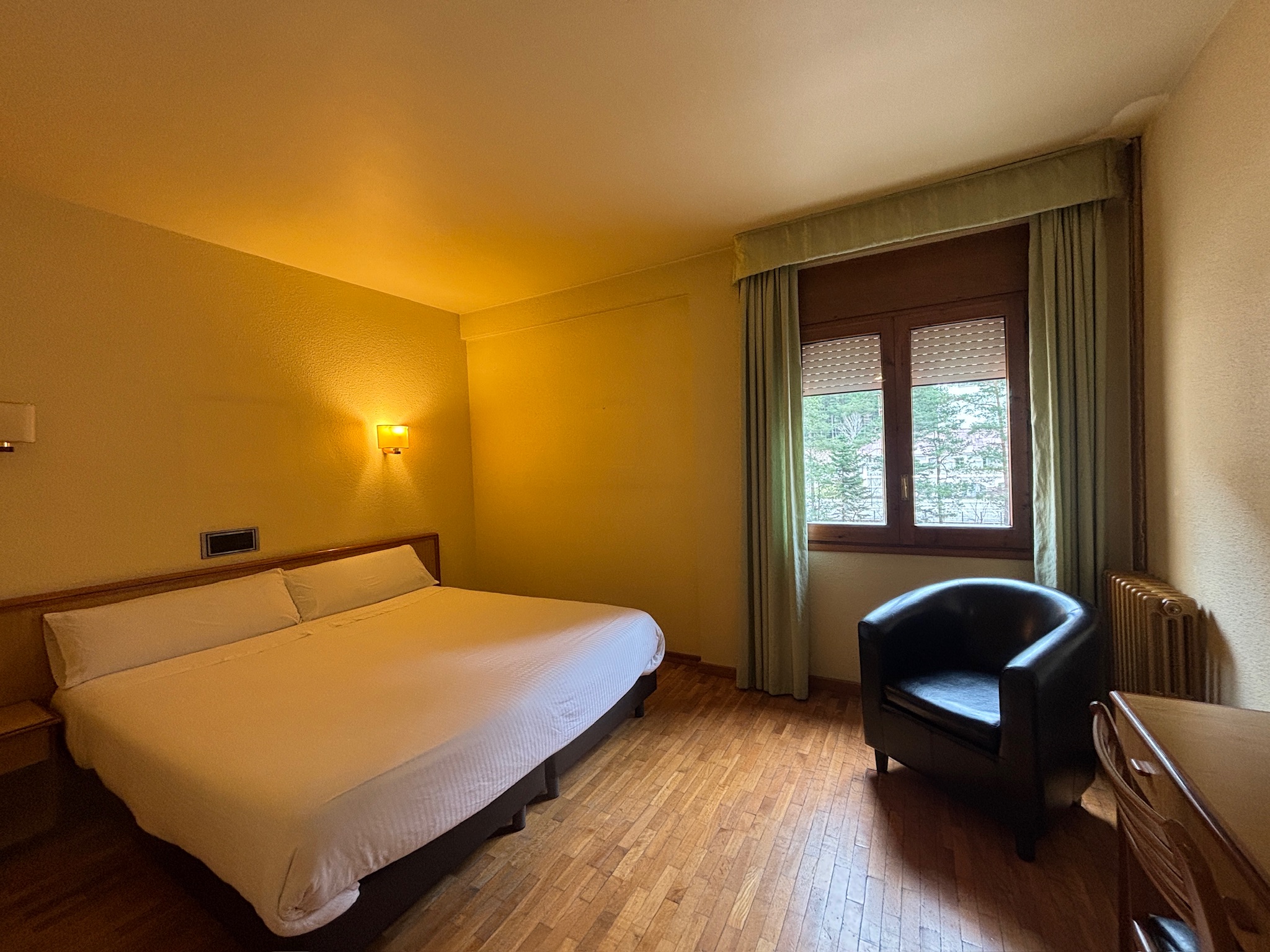 Habitación Doble en el Hotel Villa de Canfranc, alojamiento en Canfranc