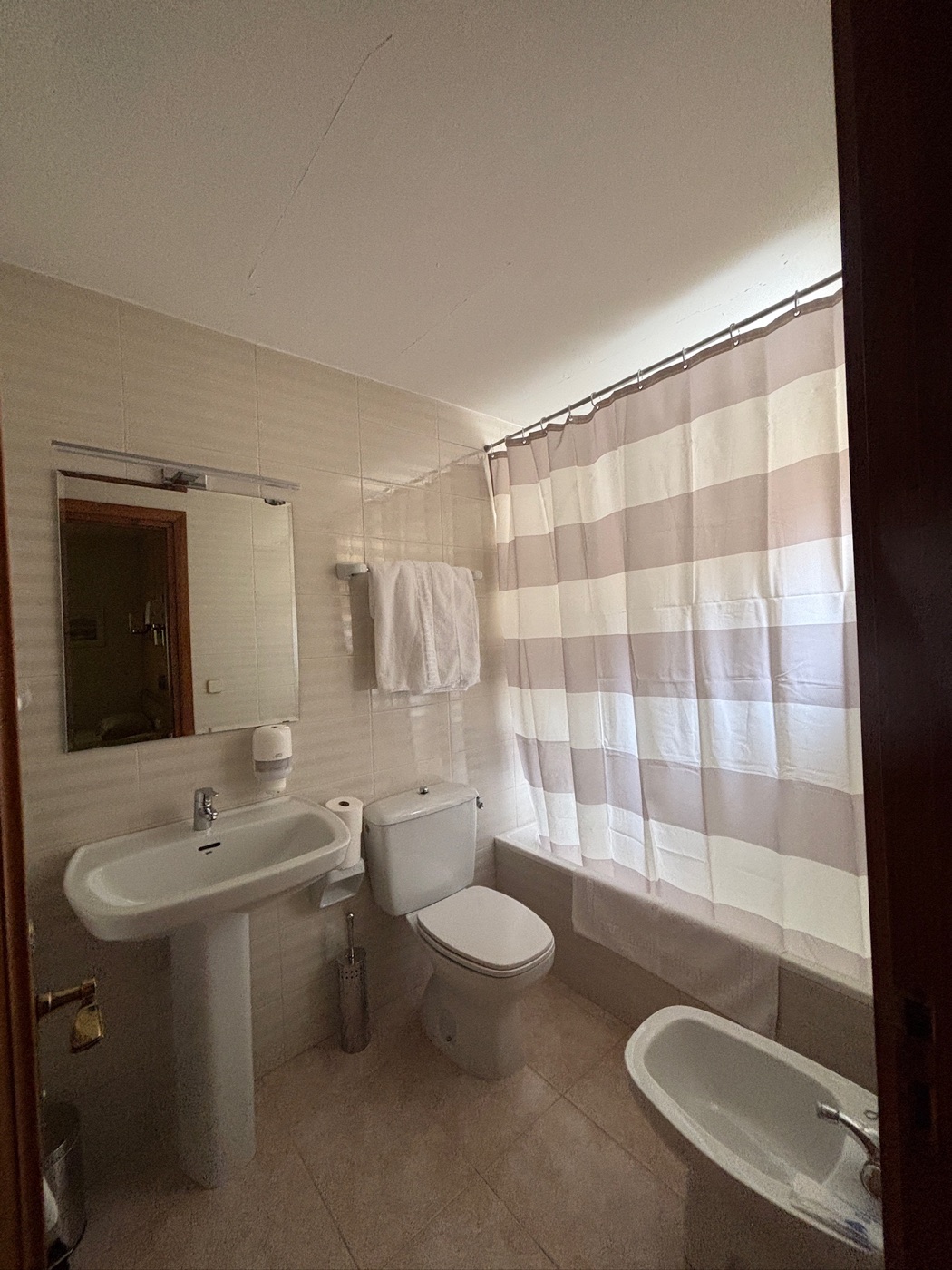 Baño habitación Doble, Hotel Villa de Canfranc
