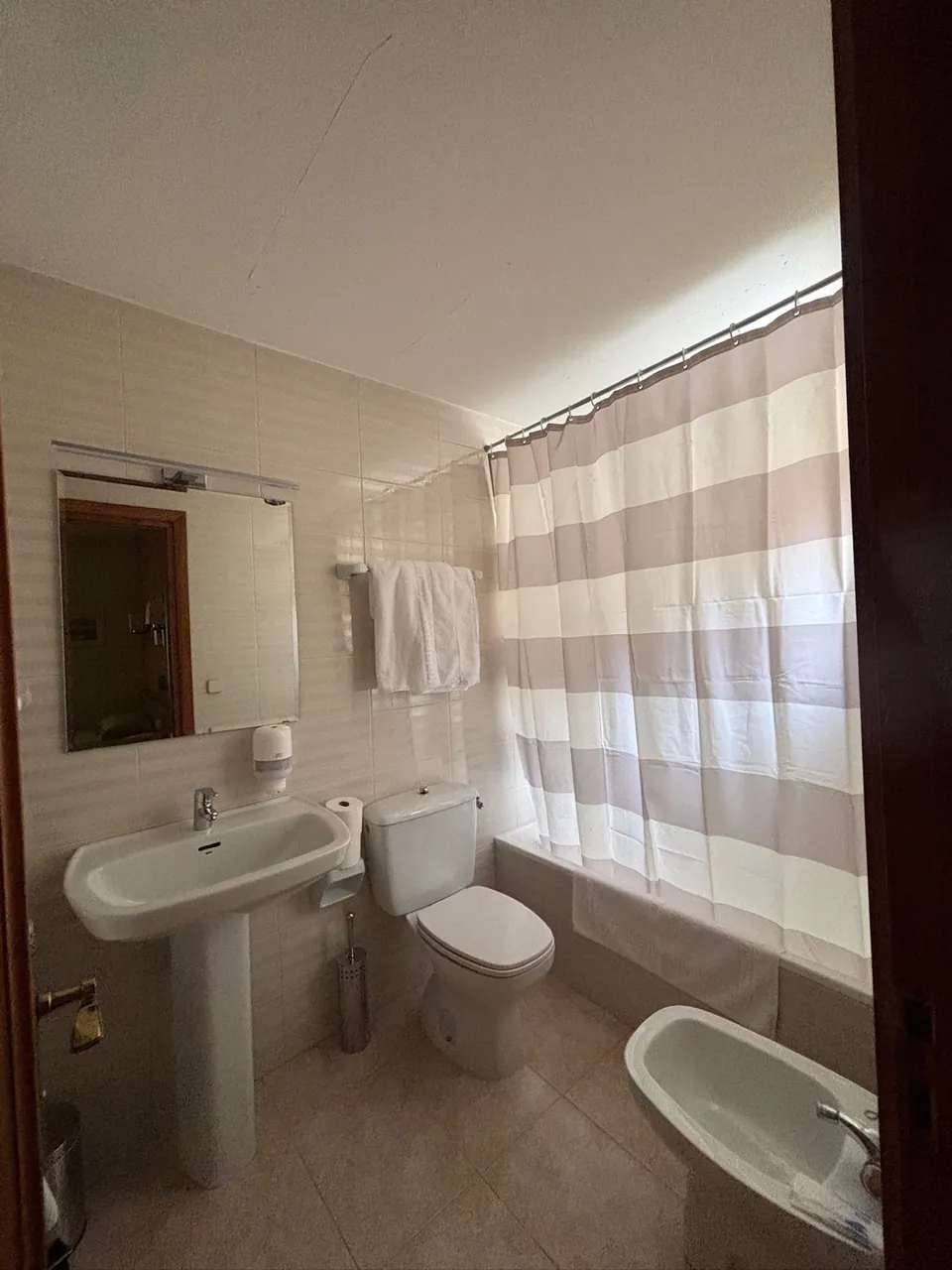 Baño habitación Doble, Hotel Villa de Canfranc