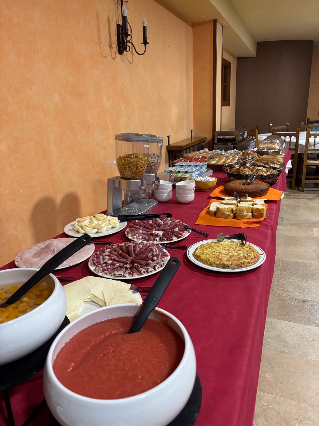Restaurante del Hotel Villa de Canfranc, cocina de montaña en el Pirineo Aragonés