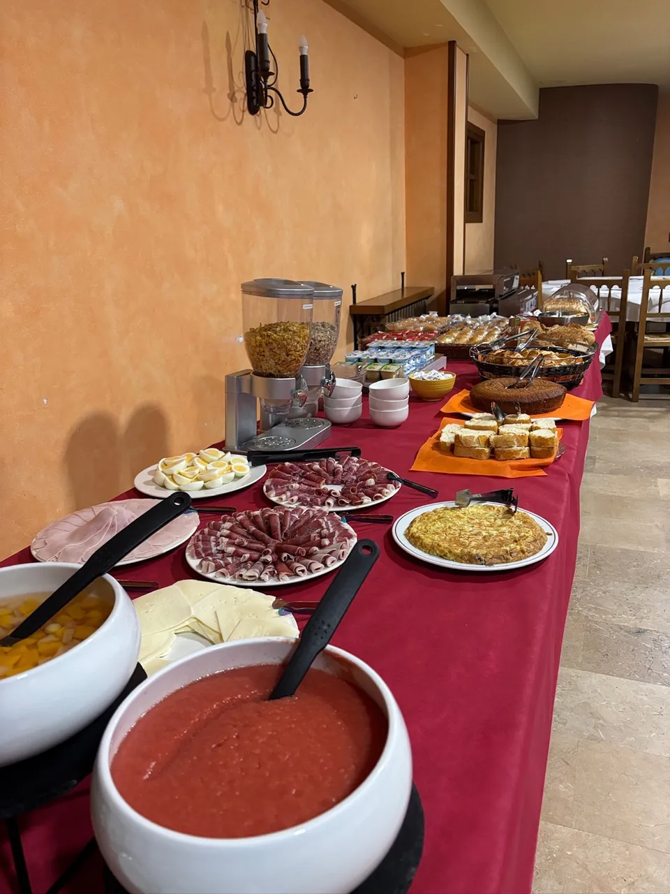 Restaurante del Hotel Villa de Canfranc, cocina de montaña en el Pirineo Aragonés